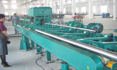 無(wú)心車床矯直滾光機(jī)聯(lián)線機(jī)組2